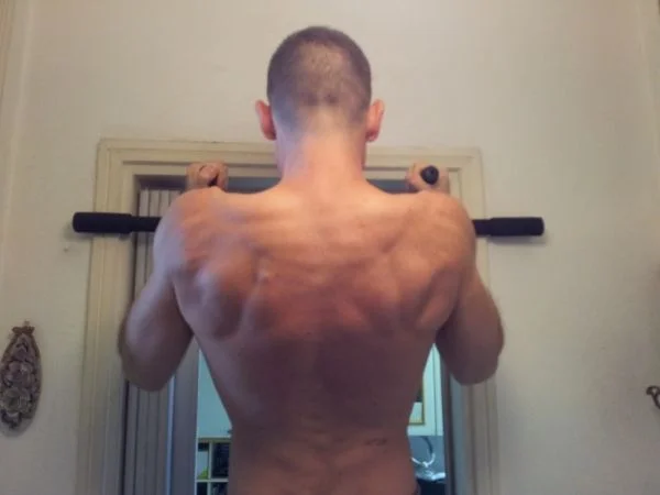 Trazioni alla sbarra in casa – Iron Gym e barra fissa