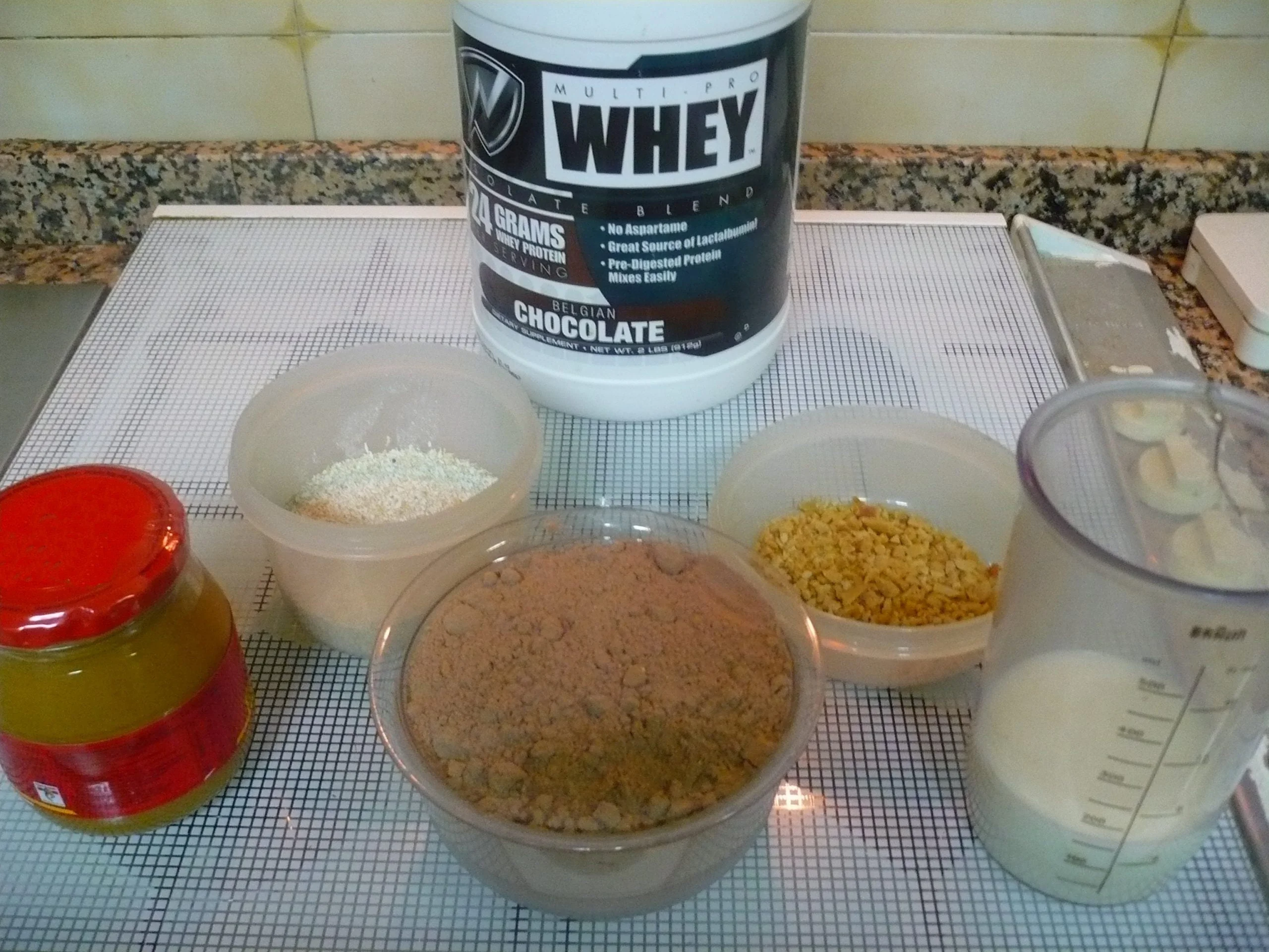 Foto degli ingrediente per preparare le barrette proteiche fatte in casa